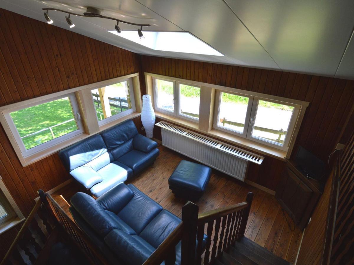 Welcoming Cottage In Hatrival With Terrace Saint-Hubert Exterior photo