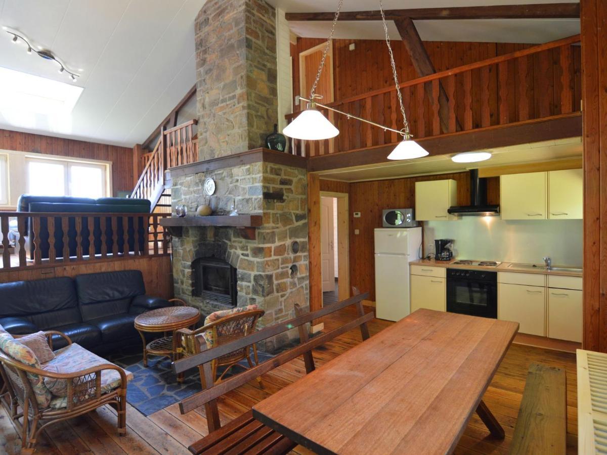 Welcoming Cottage In Hatrival With Terrace Saint-Hubert Exterior photo