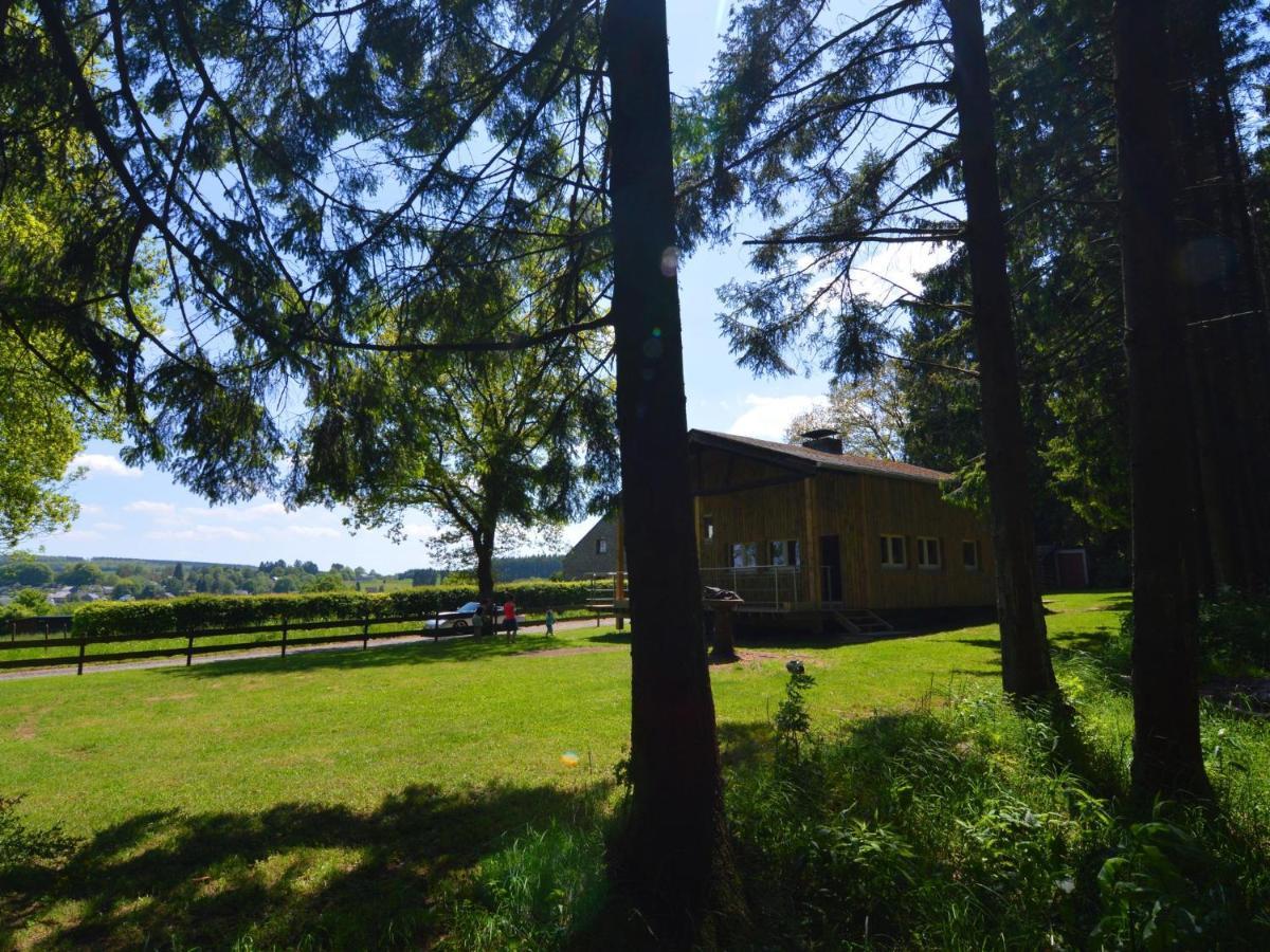 Welcoming Cottage In Hatrival With Terrace Saint-Hubert Exterior photo